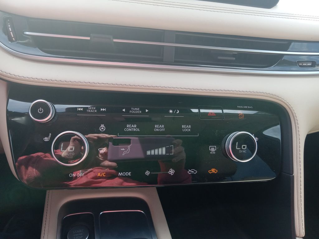 Photo 29 of this INFINITI QX60