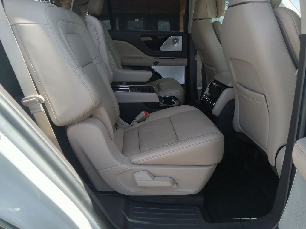 Photo 22 of this LINCOLN AVIATOR
