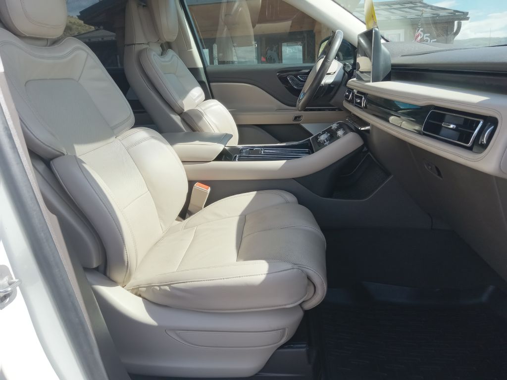 Photo 24 of this LINCOLN AVIATOR