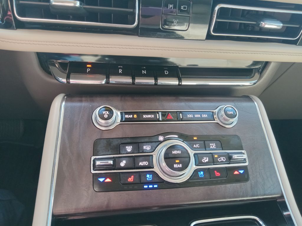 Photo 32 of this LINCOLN AVIATOR