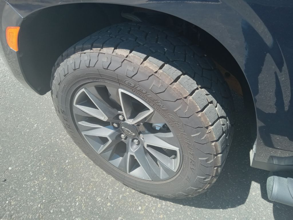 Photo 9 of this CHEVROLET SUBURBAN