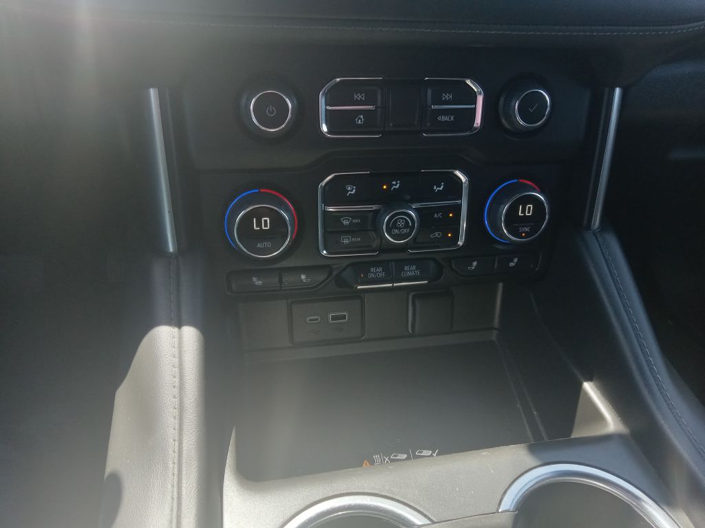 Photo 29 of this CHEVROLET SUBURBAN