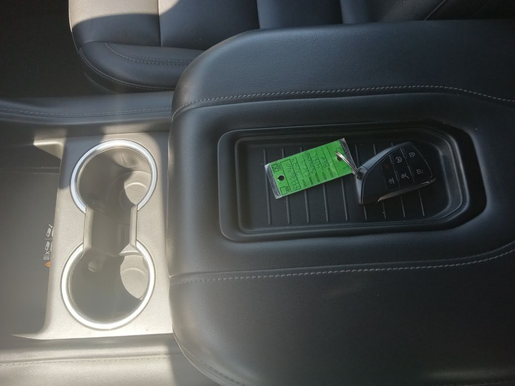 Photo 30 of this CHEVROLET SUBURBAN