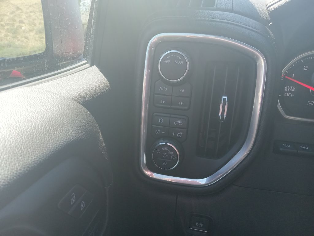 Photo 26 of this CHEVROLET SILVERADO 1500