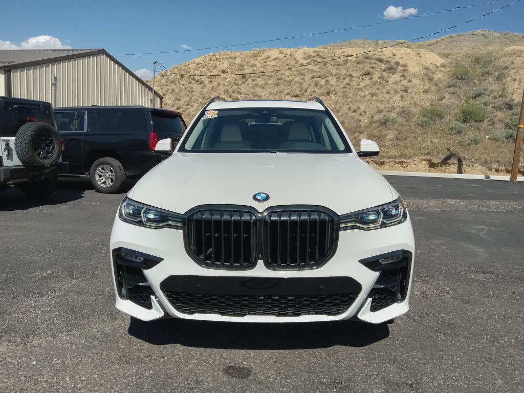 Photo 8 of this BMW X7