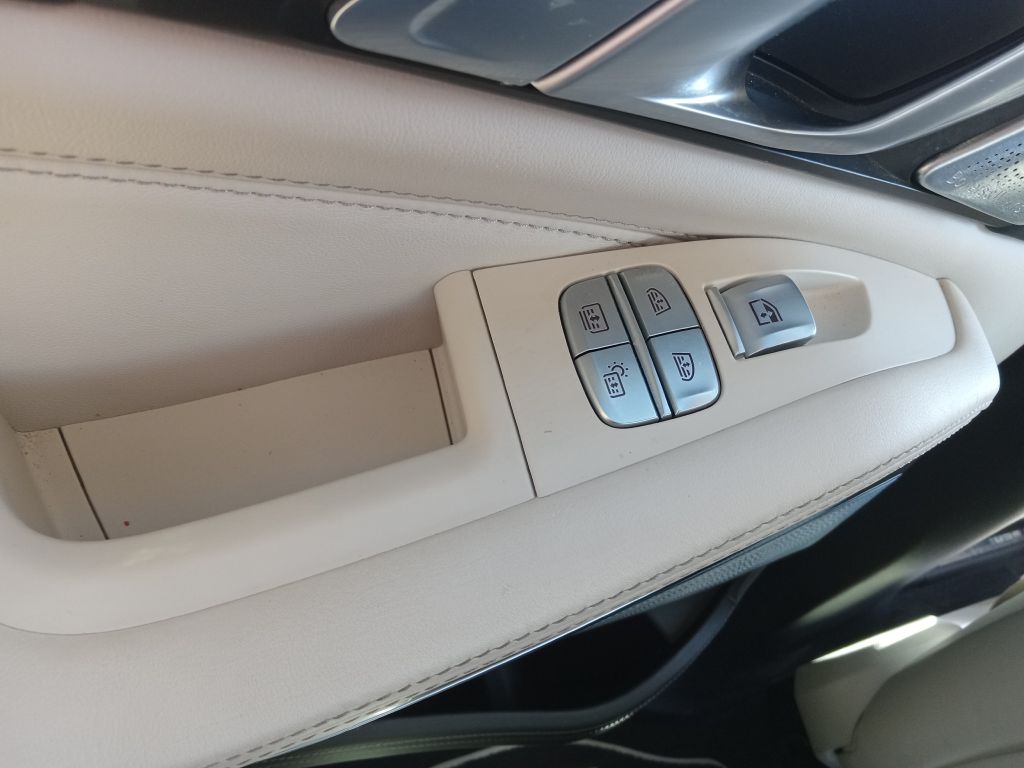 Photo 19 of this BMW X7