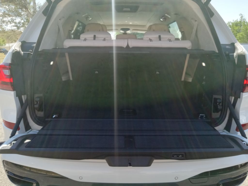 Photo 21 of this BMW X7