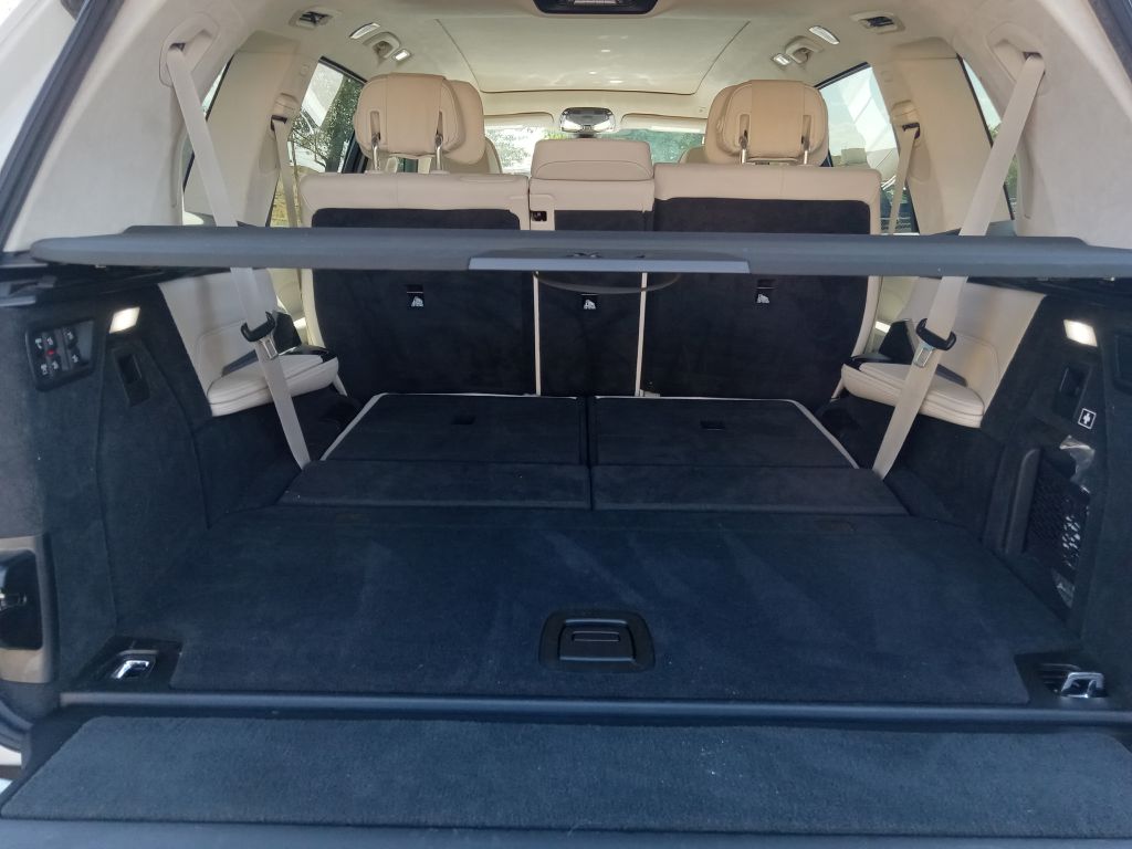 Photo 23 of this BMW X7