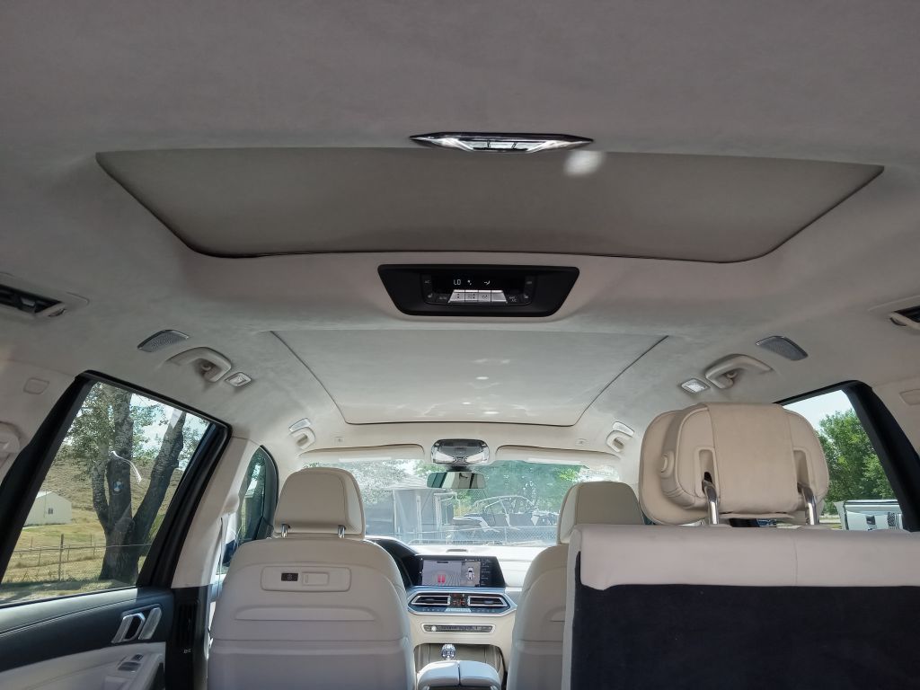 Photo 24 of this BMW X7