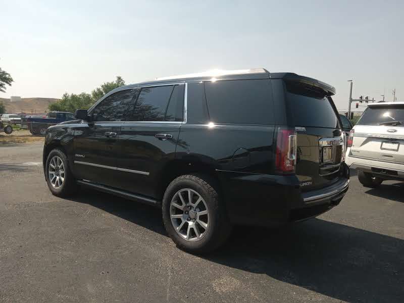 Photo 3 of this GMC YUKON