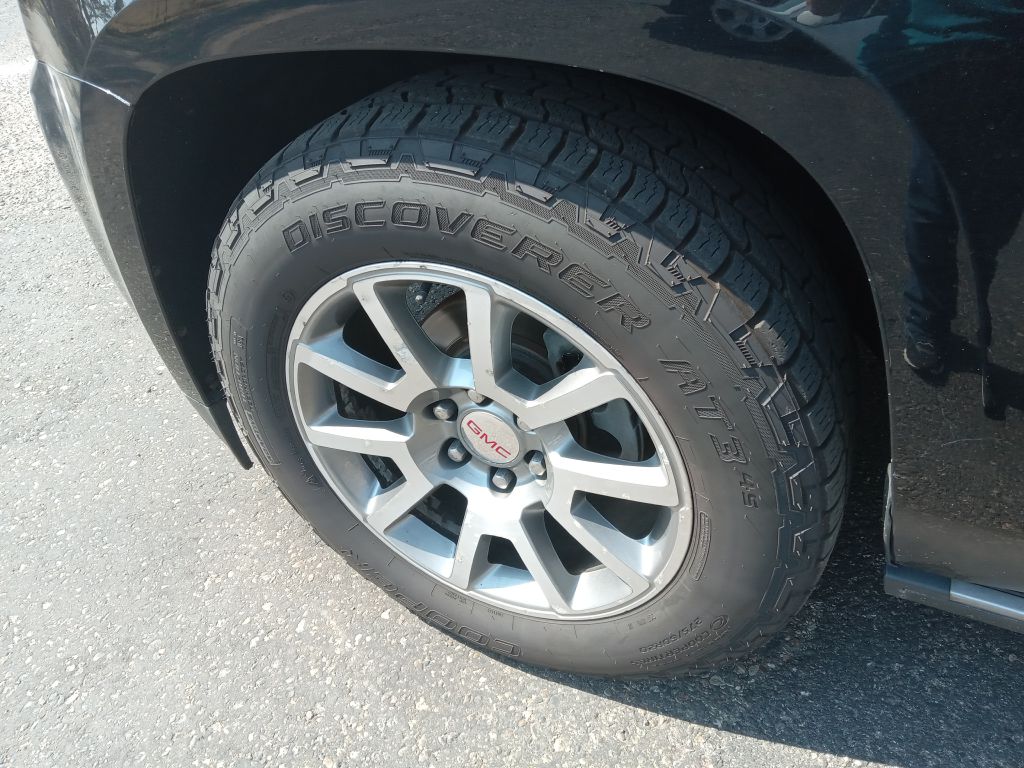 Photo 9 of this GMC YUKON