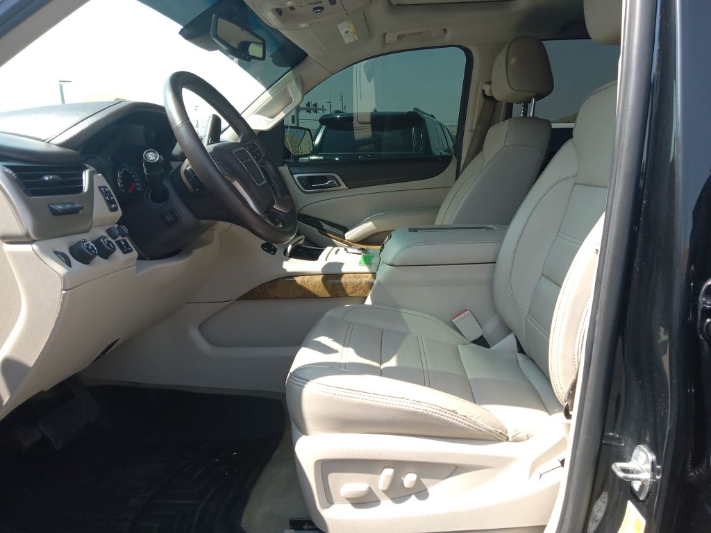 Photo 12 of this GMC YUKON