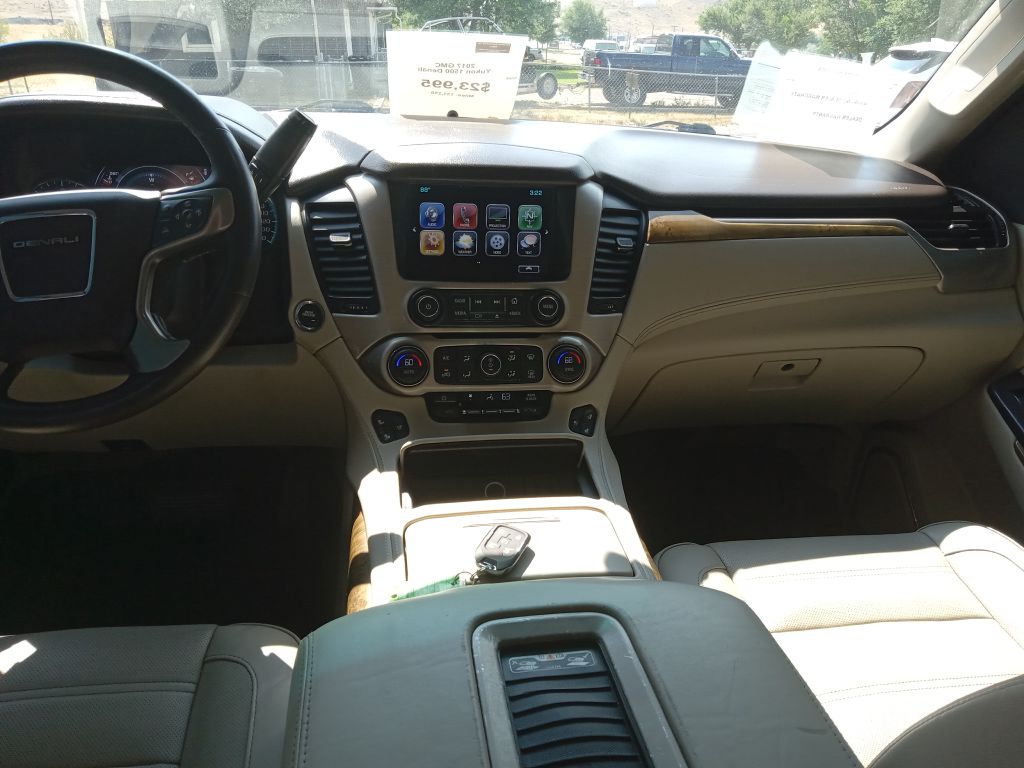 Photo 16 of this GMC YUKON