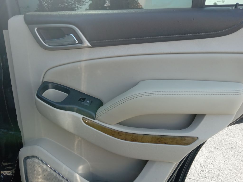 Photo 23 of this GMC YUKON
