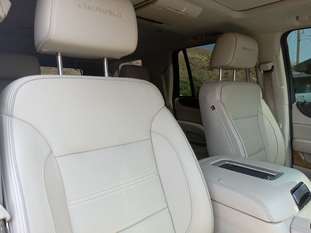 Photo 28 of this GMC YUKON