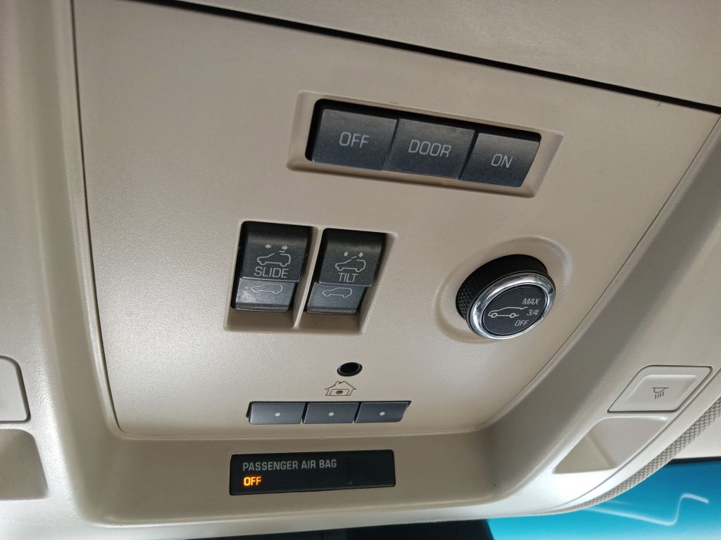Photo 36 of this GMC YUKON
