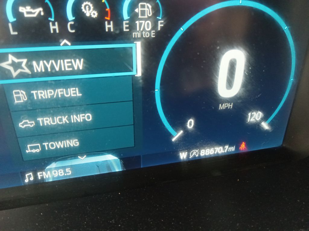 Photo 26 of this FORD F150 PLATINUM