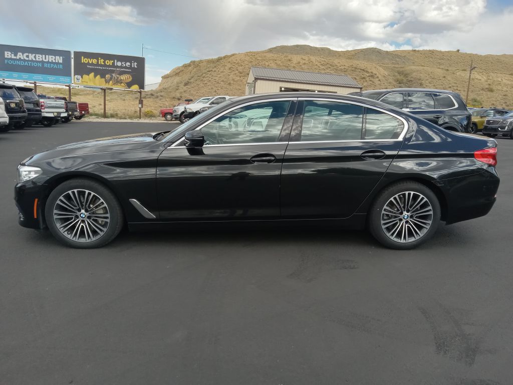 Photo 2 of this BMW 530 XI