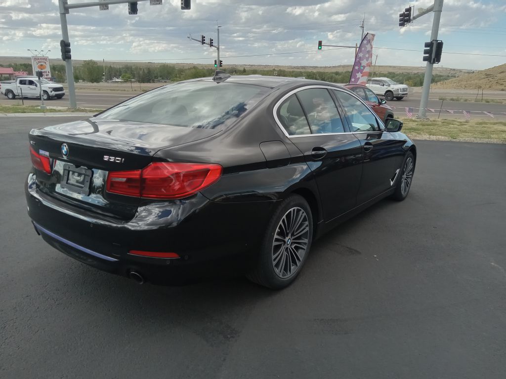 Photo 5 of this BMW 530 XI