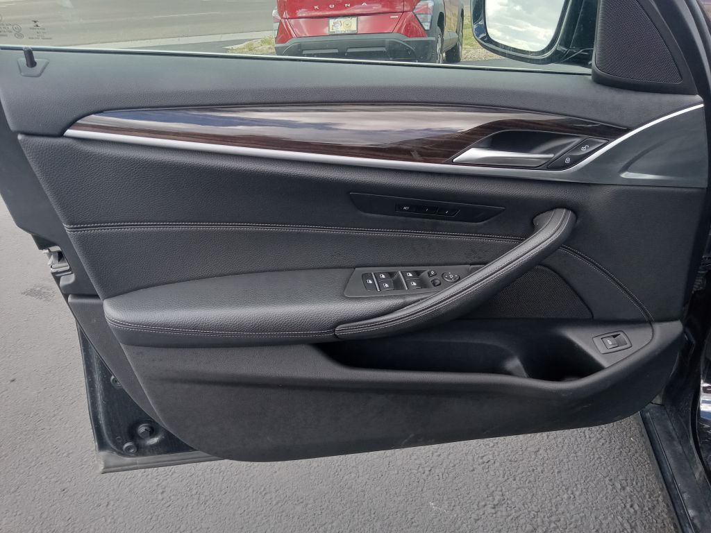 Photo 11 of this BMW 530 XI