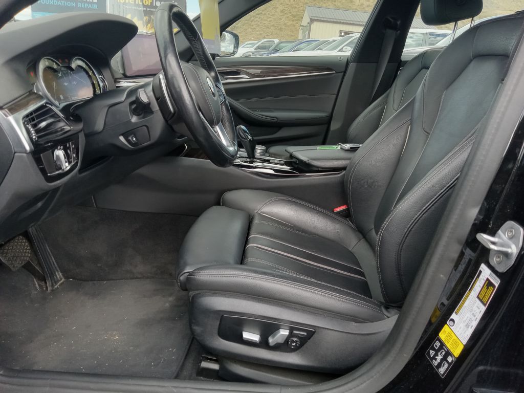 Photo 12 of this BMW 530 XI