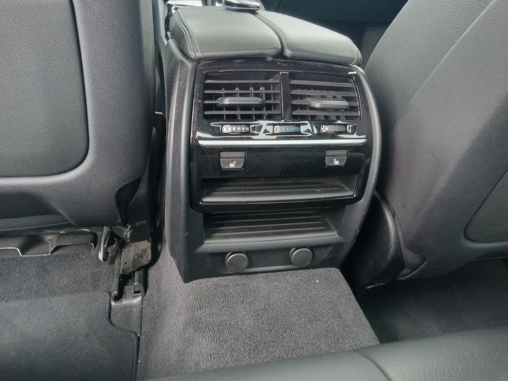 Photo 16 of this BMW 530 XI