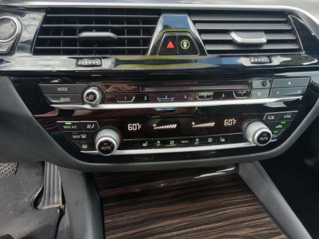 Photo 25 of this BMW 530 XI
