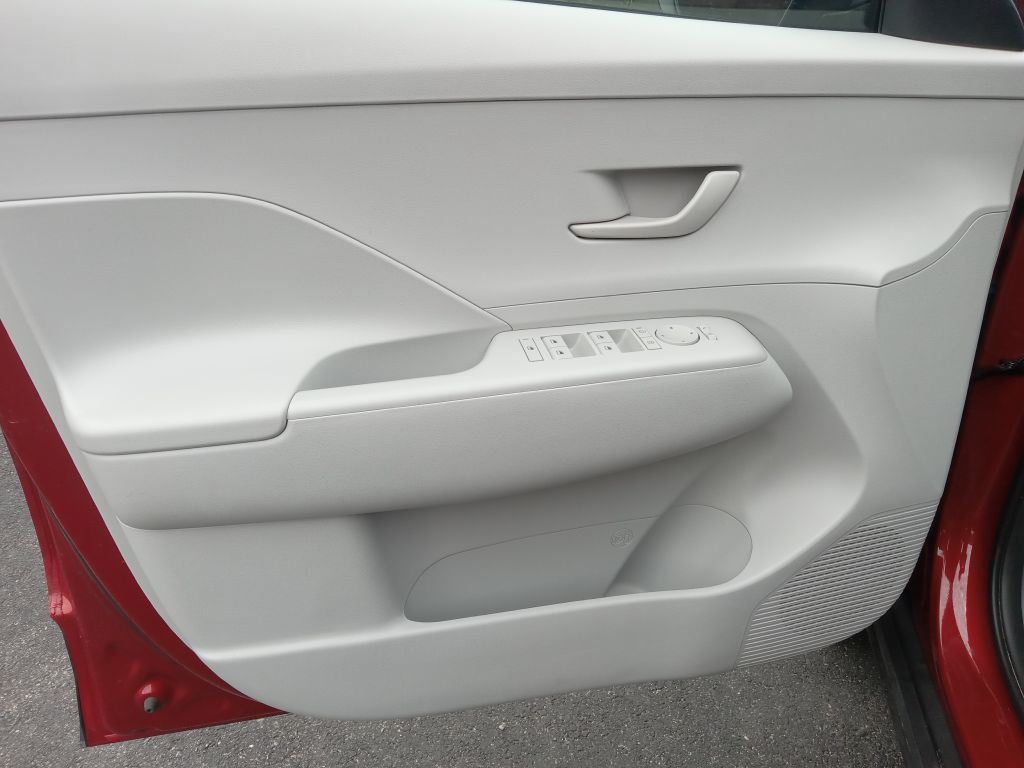 Photo 11 of this HYUNDAI KONA