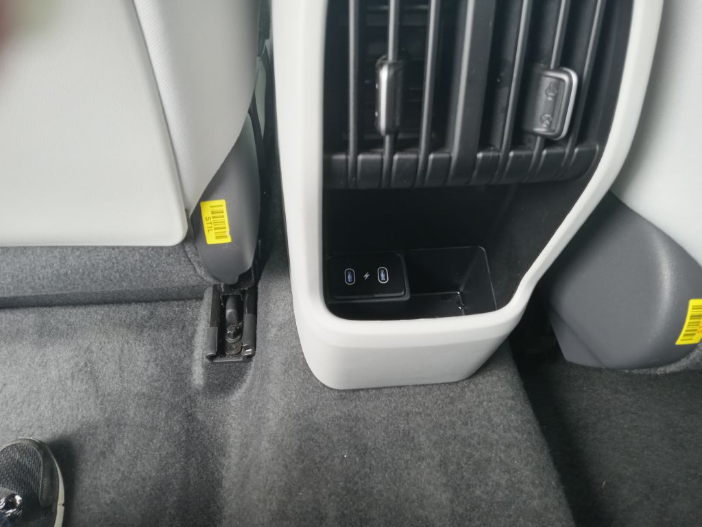 Photo 16 of this HYUNDAI KONA