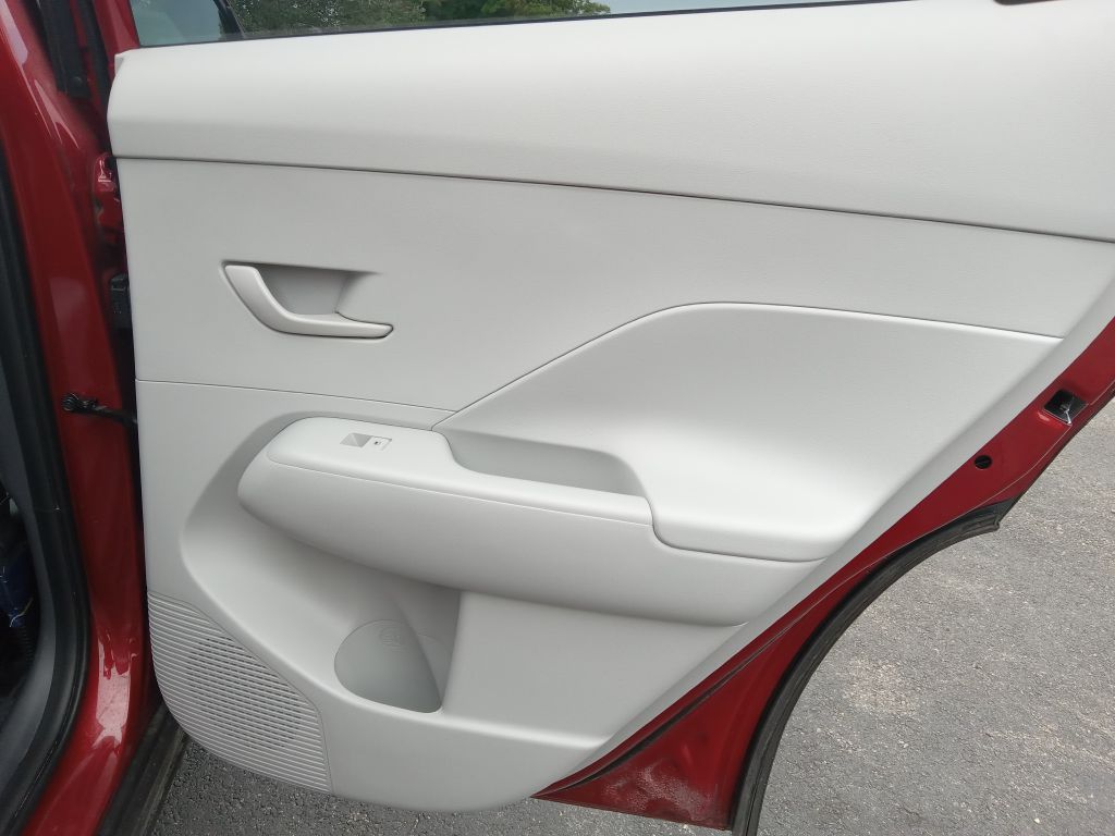 Photo 18 of this HYUNDAI KONA