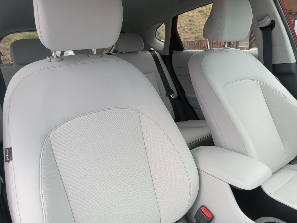 Photo 22 of this HYUNDAI KONA