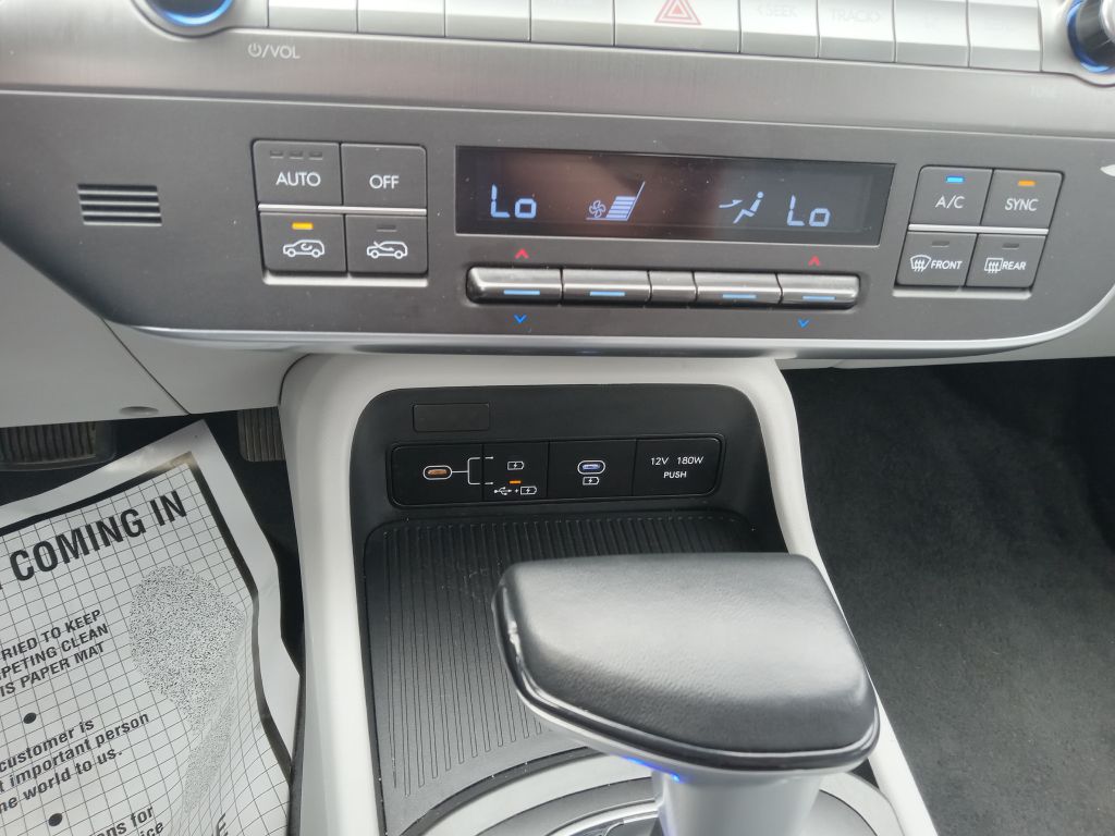 Photo 26 of this HYUNDAI KONA