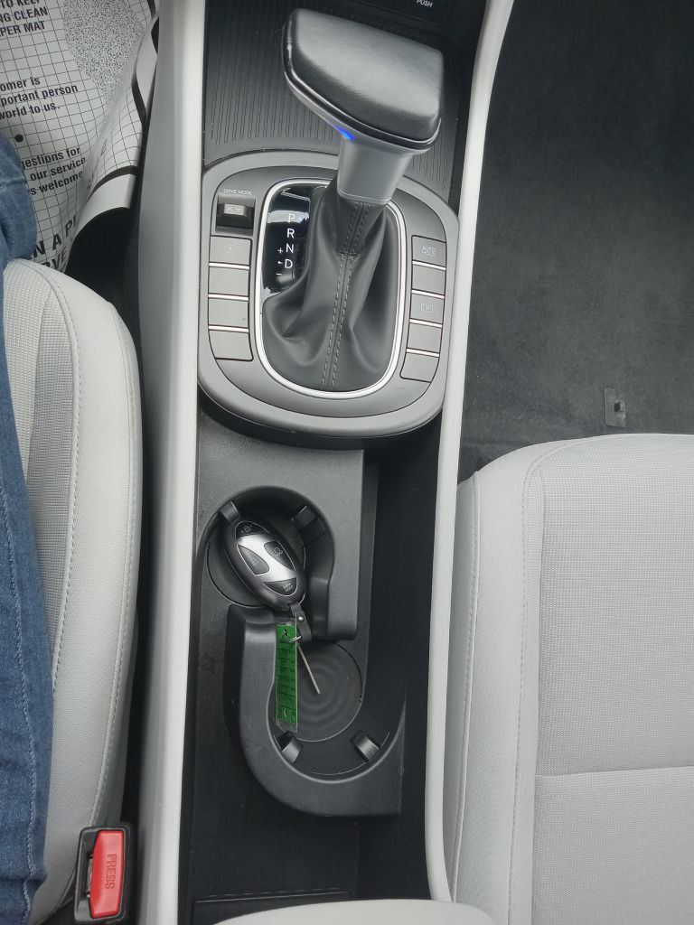 Photo 27 of this HYUNDAI KONA