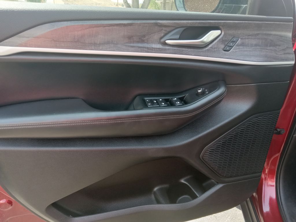 Photo 11 of this JEEP GRAND CHEROKEE