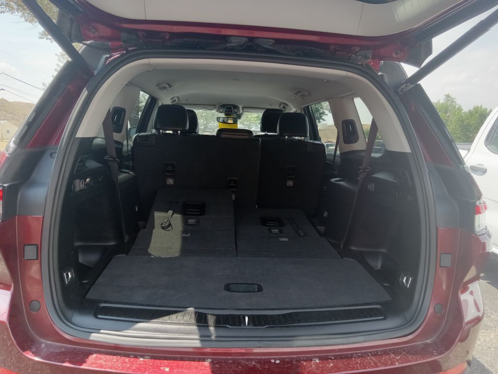 Photo 18 of this JEEP GRAND CHEROKEE