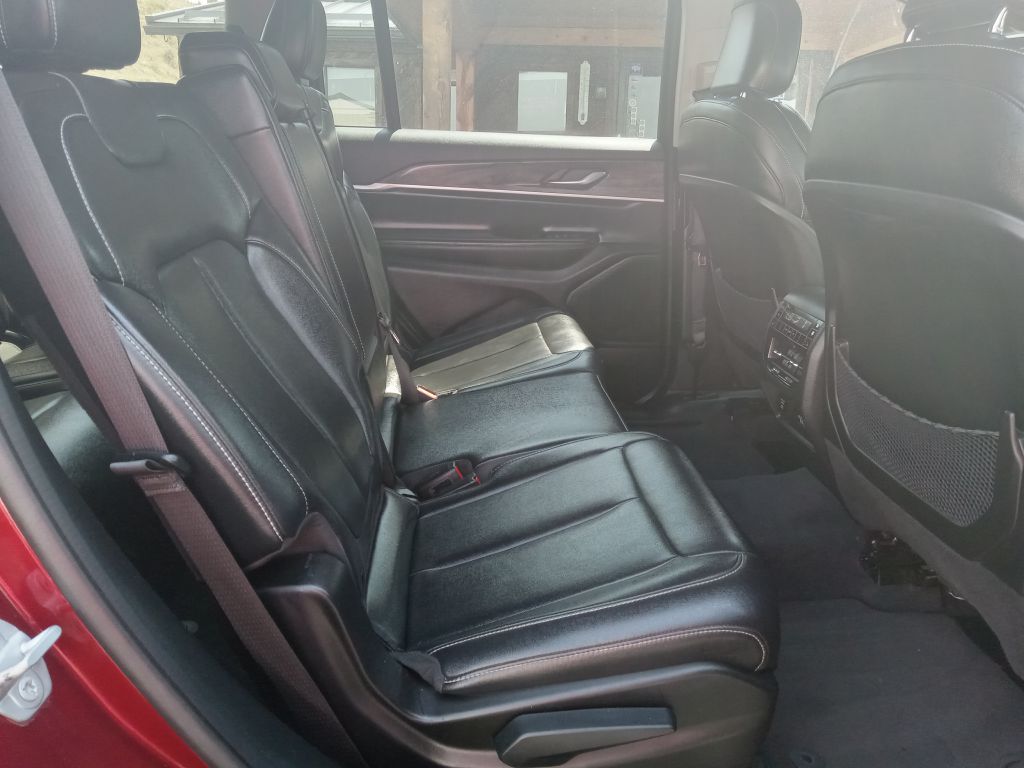 Photo 20 of this JEEP GRAND CHEROKEE