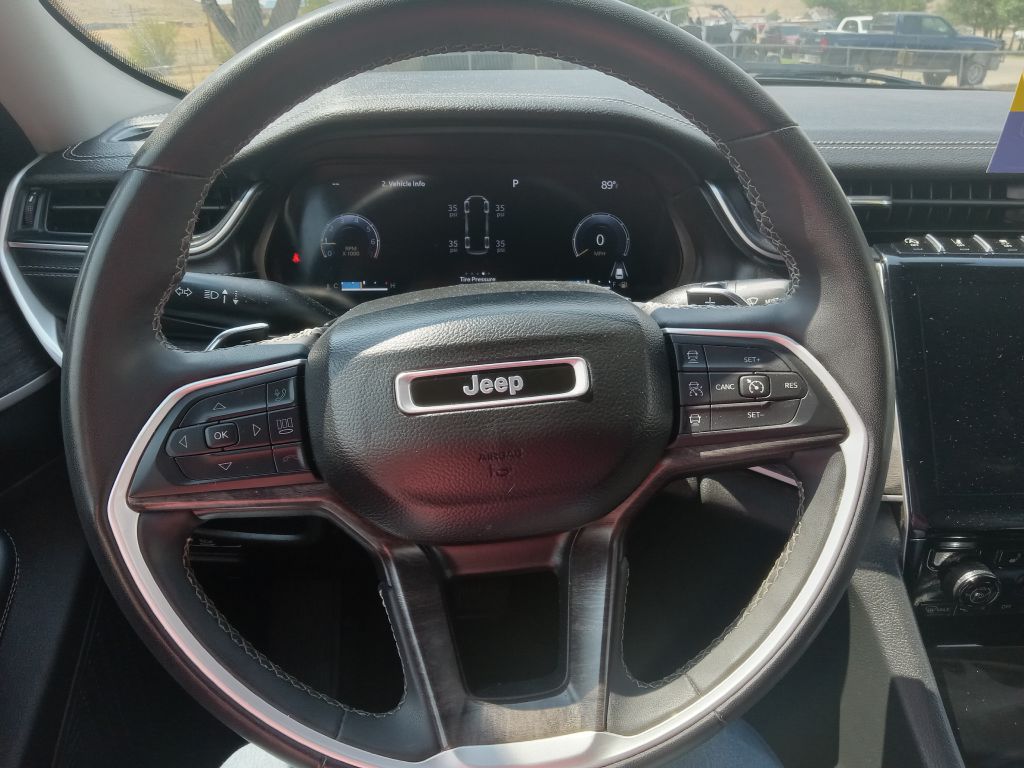 Photo 25 of this JEEP GRAND CHEROKEE