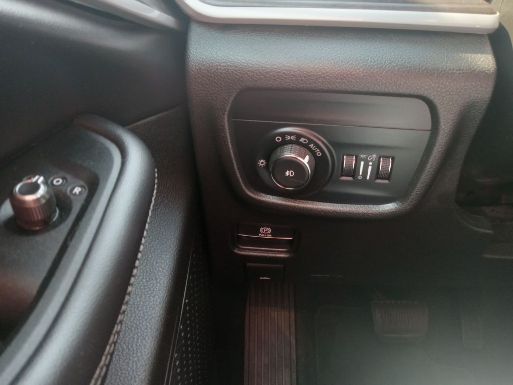 Photo 26 of this JEEP GRAND CHEROKEE
