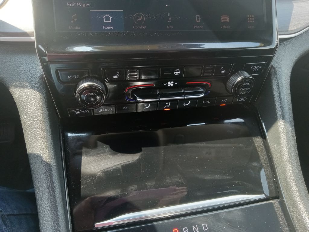 Photo 29 of this JEEP GRAND CHEROKEE