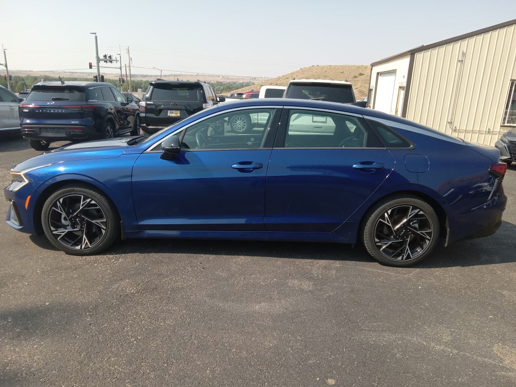 Photo 2 of this KIA K5