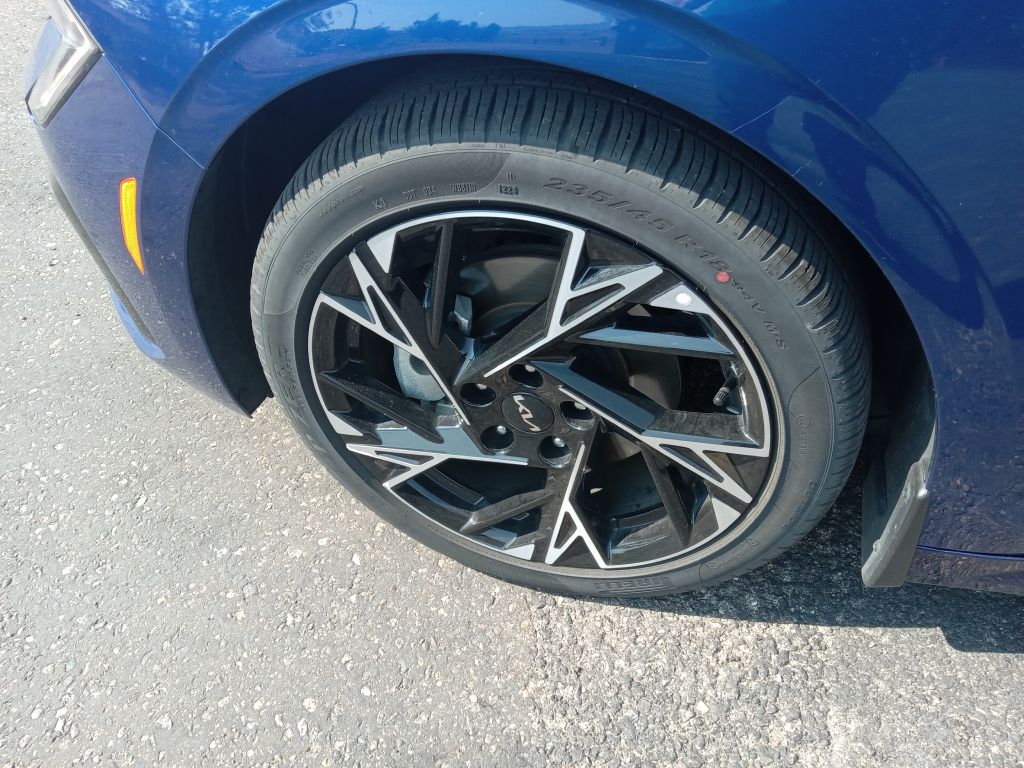 Photo 9 of this KIA K5