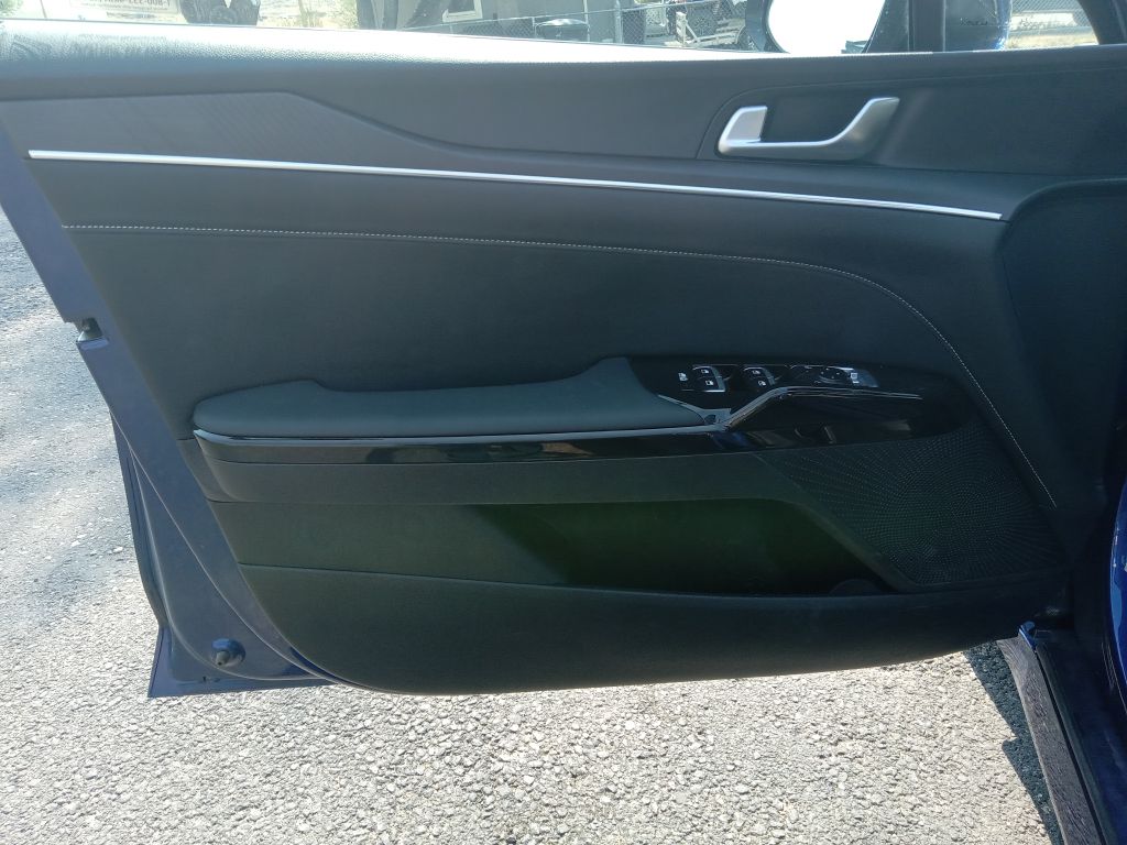 Photo 11 of this KIA K5