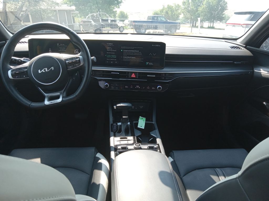 Photo 15 of this KIA K5