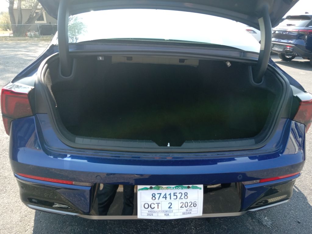 Photo 16 of this KIA K5