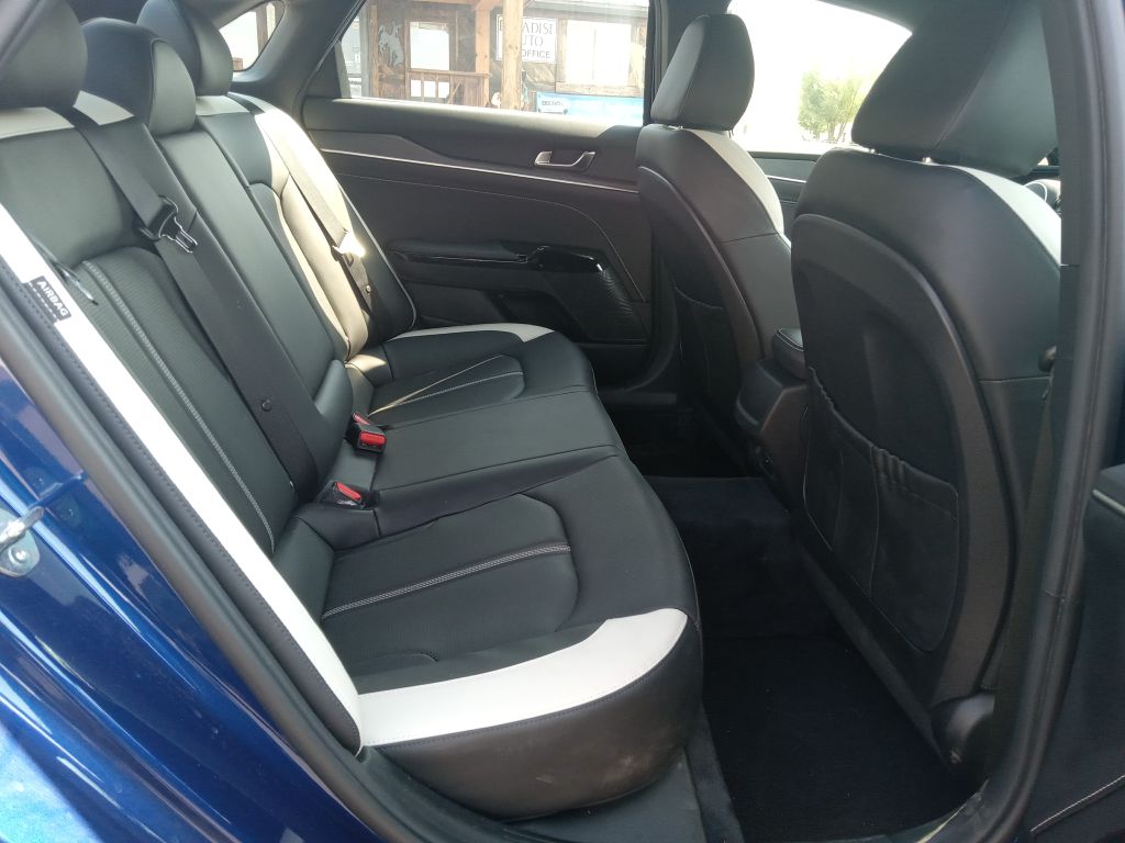 Photo 18 of this KIA K5