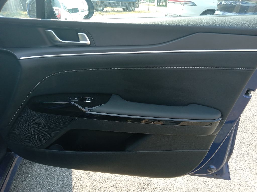 Photo 19 of this KIA K5