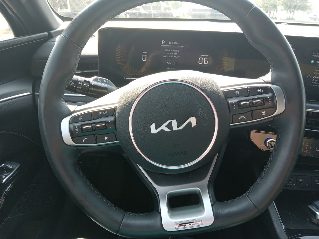 Photo 22 of this KIA K5