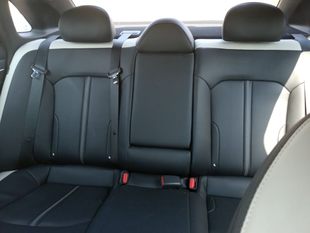 Photo 26 of this KIA K5
