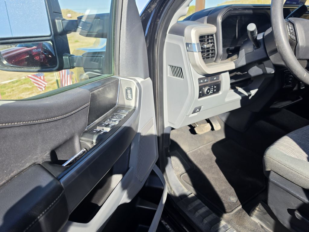 Photo 13 of this FORD F250