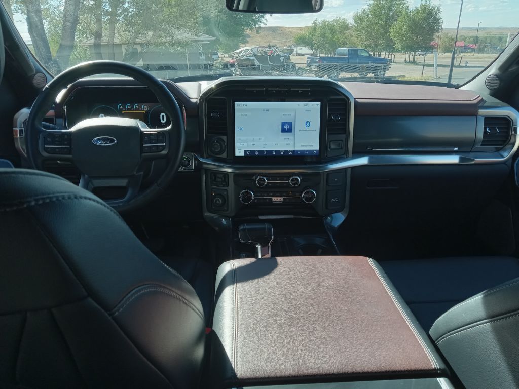 Photo 15 of this FORD F150 LARIAT